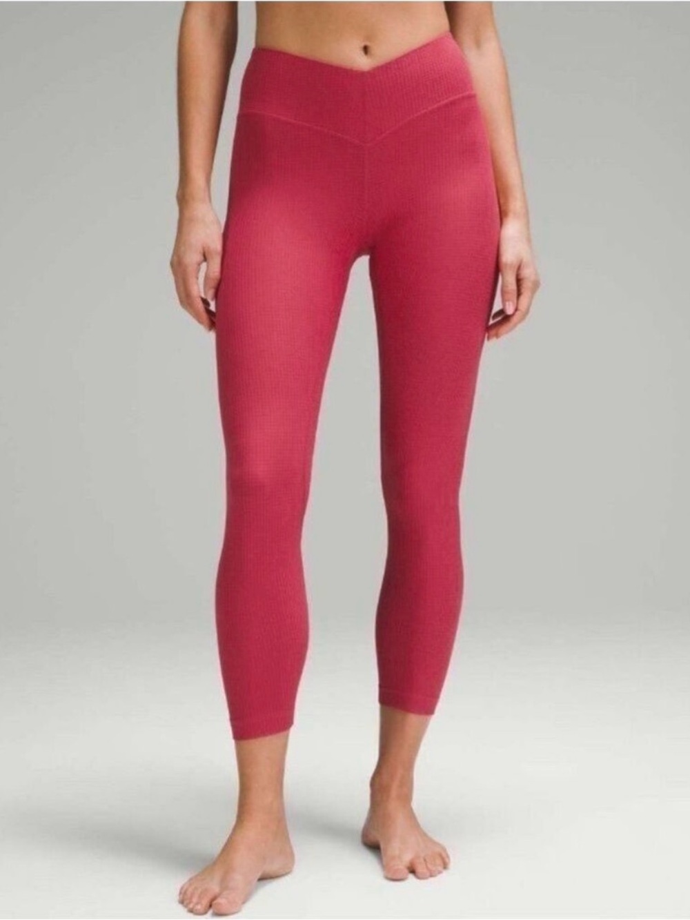 Lululemon NWT V Waist Yoga Tight 25 inch Grid Texture
Vintage Rose Size 4